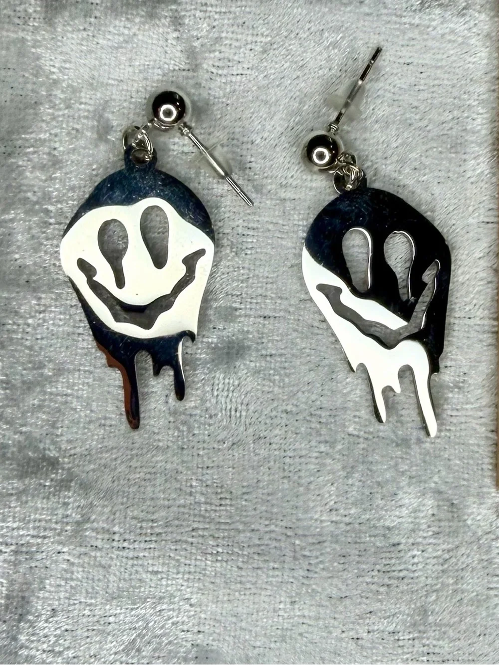 Silver Dripping Smiley Face Ball Stud Earrings - Unisex Jewelry
